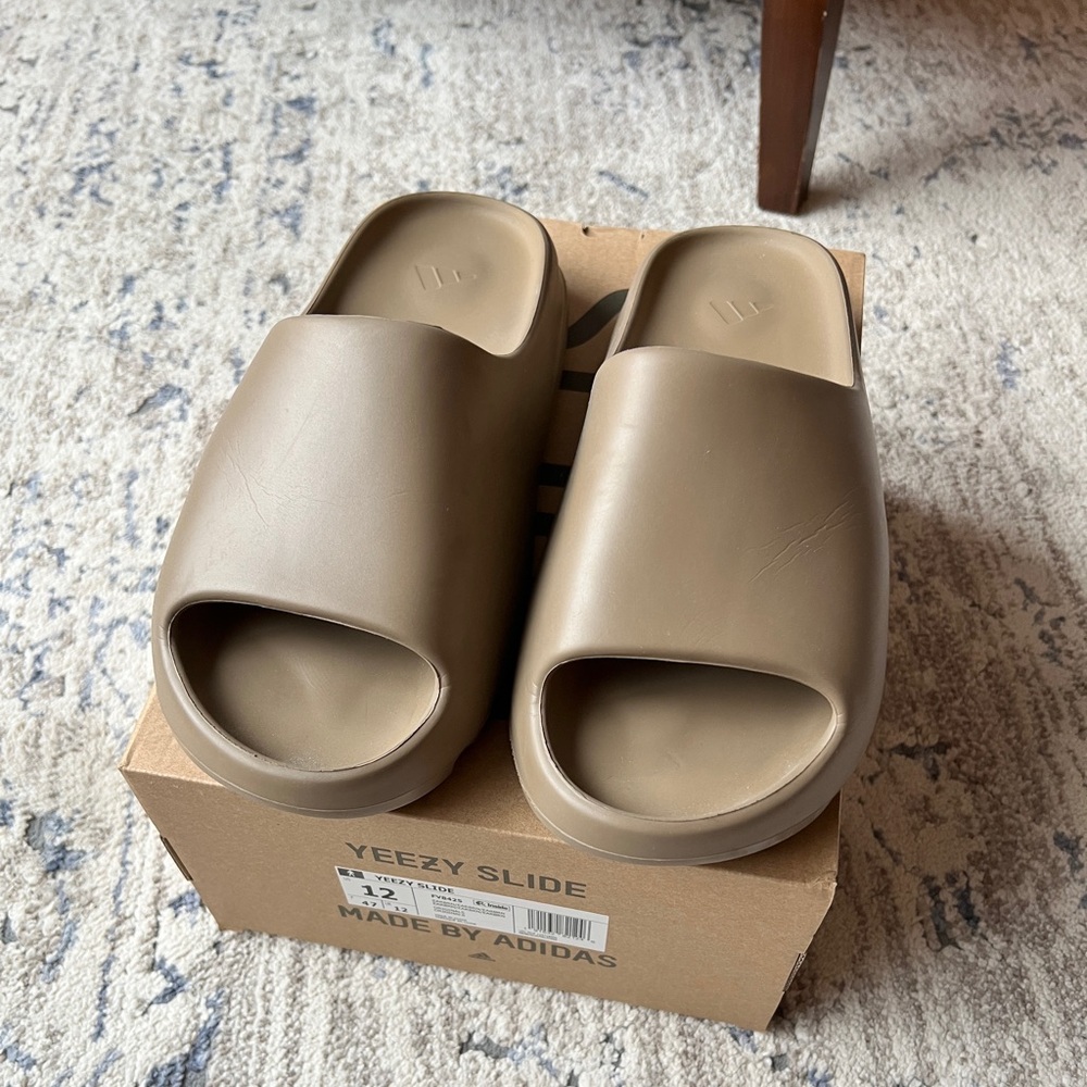 adidas Yeezy Slide Earth Brown